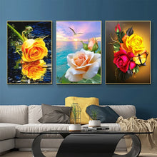 Cargar imagen en el visor de la galería, Pintura de diamante 5D de rosa roja, mosaico de flores y mariposas, bordado completo cuadrado/redondo, paisaje de diamantes, regalo de arte decorativo DIY para el hogar