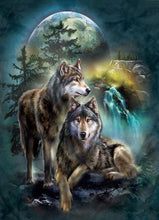 Cargar imagen en el visor de la galería, 5D Diy diamante pintura Lobo diamante bordado Luna paisaje Rhinestone mosaico animales hecho a mano regalo decoración de pared