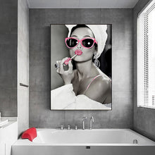 Charger l'image dans la galerie, Mode femme lèvre toile affiche diamant rouleau de toilette papier mur Art impression peinture moderne image pour salle de bain décoration de la maison
