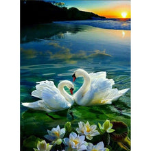 Carica l'immagine nel visualizzatore della Galleria, JIEME Pittura Diamante 5D Paesaggio Figura Cartoon Diamante Rotondo Pieno Mosaico Diamante DIY Ricamo Decorazione Della Casa Regalo
