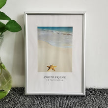 Laden Sie das Bild in den Galerie-Viewer, Bilderrahmen aus Aluminium, klassischer Zertifikatsrahmen zum Aufhängen an der Wand, mit Kunststoffglas, Metall, Bilderrahmen für Bilder, Posterrahmen