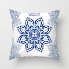 Laden Sie das Bild in den Galerie-Viewer, Blau-weißer Porzellandruck-Kissenbezug, böhmischer Stil, Mandala-Geometrie-Kissenbezug, moderne Mode, Sofa, Stühle, Dekokissen