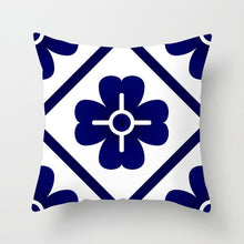 Laden Sie das Bild in den Galerie-Viewer, Blau-weißer Porzellandruck-Kissenbezug, böhmischer Stil, Mandala-Geometrie-Kissenbezug, moderne Mode, Sofa, Stühle, Dekokissen