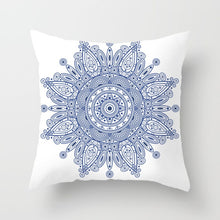 Laden Sie das Bild in den Galerie-Viewer, Blau-weißer Porzellandruck-Kissenbezug, böhmischer Stil, Mandala-Geometrie-Kissenbezug, moderne Mode, Sofa, Stühle, Dekokissen