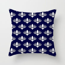 Laden Sie das Bild in den Galerie-Viewer, Blau-weißer Porzellandruck-Kissenbezug, böhmischer Stil, Mandala-Geometrie-Kissenbezug, moderne Mode, Sofa, Stühle, Dekokissen