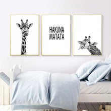 Загрузите изображение в программу просмотра галереи, Черно-белый жираф, холст, живопись, постеры и принты, настенное искусство для детской комнаты, Hakuna Matata, скандинавские фотографии, декор для детской комнаты