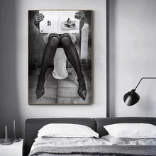 Carica l&#39;immagine nel visualizzatore della Galleria, Moderna donna sexy in bagno bagno dipinti su tela poster e stampe immagini a parete per la decorazione della parete del soggiorno Cuadros