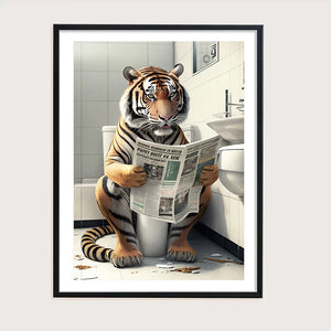 Lustiges Badezimmer, humorvolle Tier-Wanddekoration, Bär, Hund, Tiger, der auf der Toilette sitzt und Zeitung liest, Poster, Kunstdruck auf Leinwand