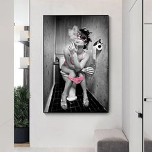 Cargar imagen en el visor de la galería, Póster de Audrey Hepburn para fumar, chica Sexy, pintura en lienzo, rollo de papel higiénico, imagen artística de pared, decoración moderna para el hogar y el baño