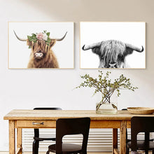 Charger l&#39;image dans la galerie, Vache des Highlands avec couronne de fleurs, impression d&#39;art mural pour filles, peinture sur toile, Animal de ferme, affiche nordique, décor de salon