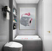 Cargar imagen en el visor de la galería, Póster de mujer Sexy a la moda, pintura en lienzo para chica bebiendo, rollo de papel higiénico ostentoso, imagen, arte de pared moderno, decoración de baño