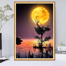 Cargar imagen en el visor de la galería, DIY 5D diamante pintura paisaje Luna árbol mar Cruz puntada Kit completo taladro bordado mosaico arte imagen de diamantes de imitación venta