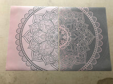 Cargar imagen en el visor de la galería, Póster de lienzo abstracto con Mandala rosa y gris degradado, arte de pared bohemio, cuadro decorativo, decoración moderna para sala de estar