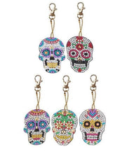 Cargar imagen en el visor de la galería, Llavero con pintura de diamantes 5D DIY, colgante de bordado de diamantes de imitación, Kits de manualidades DIY, pintura de diamantes, llavero de punto de cruz, accesorios