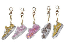 Cargar imagen en el visor de la galería, Llavero con pintura de diamantes 5D DIY, colgante de bordado de diamantes de imitación, Kits de manualidades DIY, pintura de diamantes, llavero de punto de cruz, accesorios