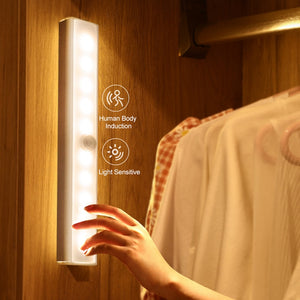 Sensore di movimento Luci notturne a LED senza fili Decorazioni per la camera da letto Rilevatore di luce Lampada decorativa da parete Scala Armadio Illuminazione del corridoio