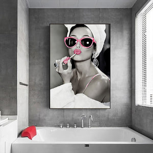 Fashion Woman Lip Canvas Poster Diamond Toilet Roll Paper Wall Art Print Painting Modern Picture For Bathroom Home Decoration