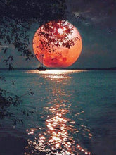 Carica l&#39;immagine nel visualizzatore della Galleria, Nuovo fai da te pittura diamante 5D albero di luna mosaico rotondo completo paesaggio fiore diamante ricamo arte strass per la decorazione domestica